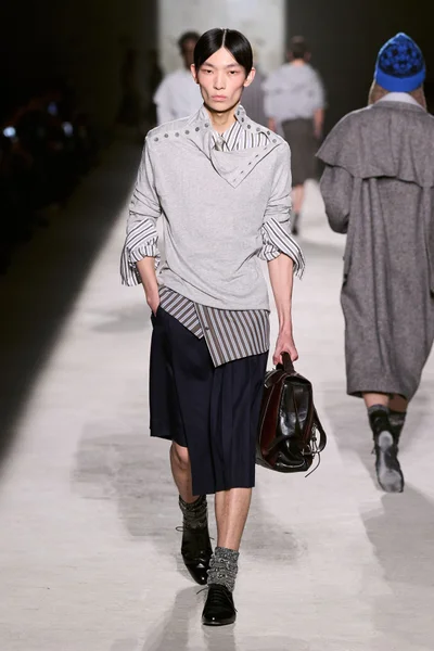 Look 13
